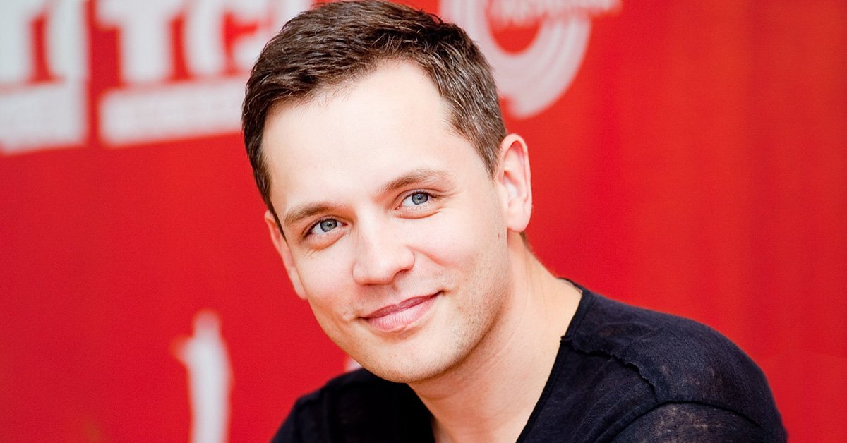 александр асташёнок