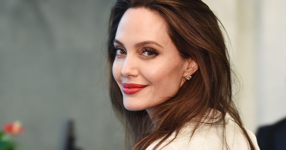 анджелина джоли поддержала украину