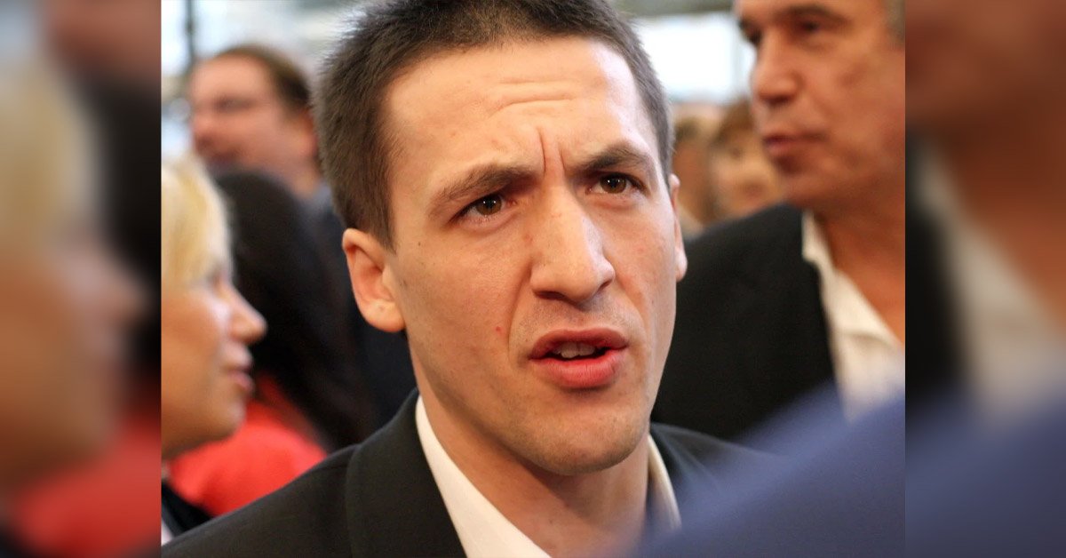 артур смольянинов уехал