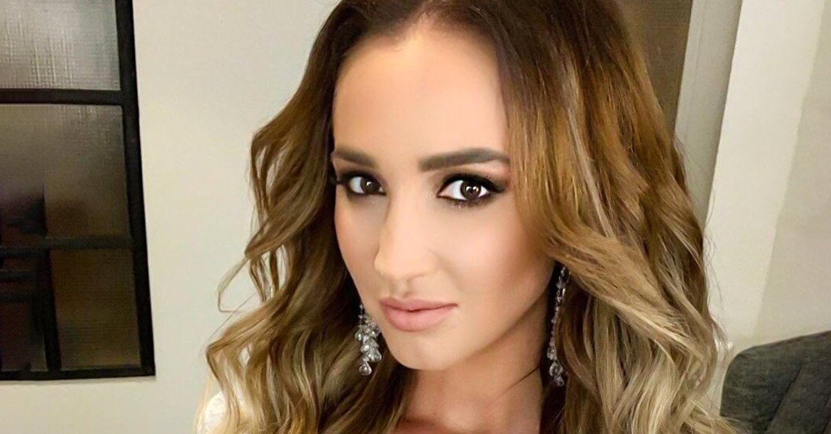 Бузова на сцене