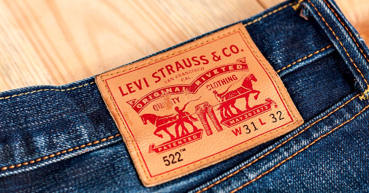 этикетка на джинсах