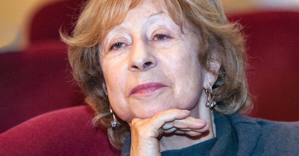 лия ахеджакова