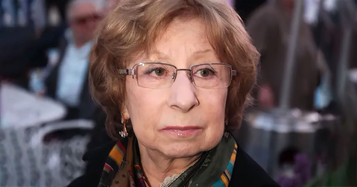 лия ахеджакова уехала