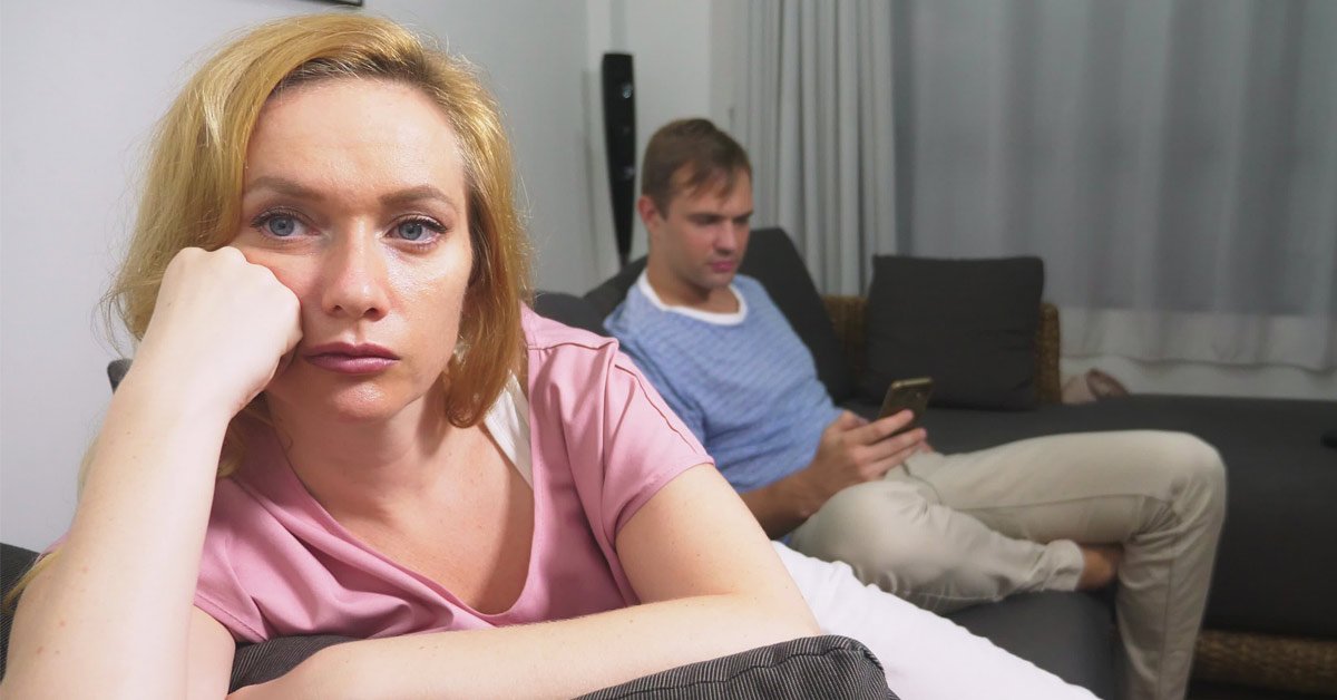 муж переписывается с другой