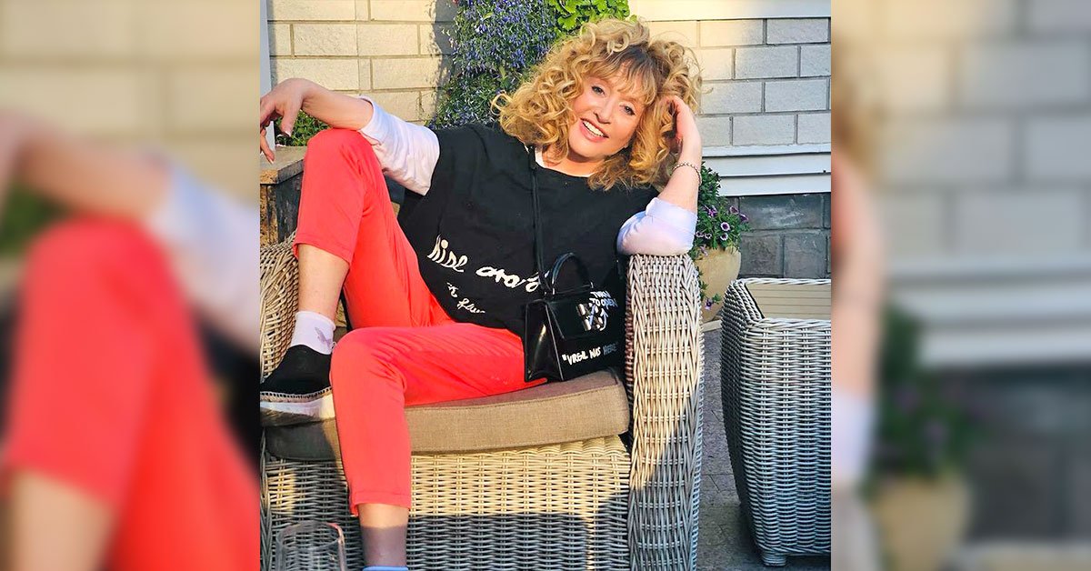 Пугачева улетела во Францию